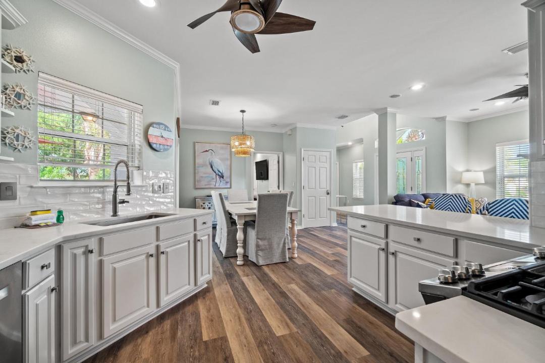 Photo of Kitchen in Avalon Beach Estates