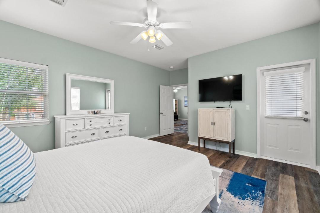 Photo of Bedroom in Avalon Beach Estates