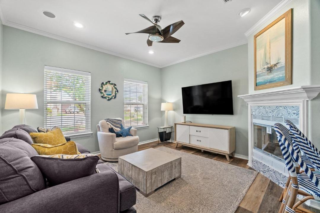 Photo of Others in Avalon Beach Estates