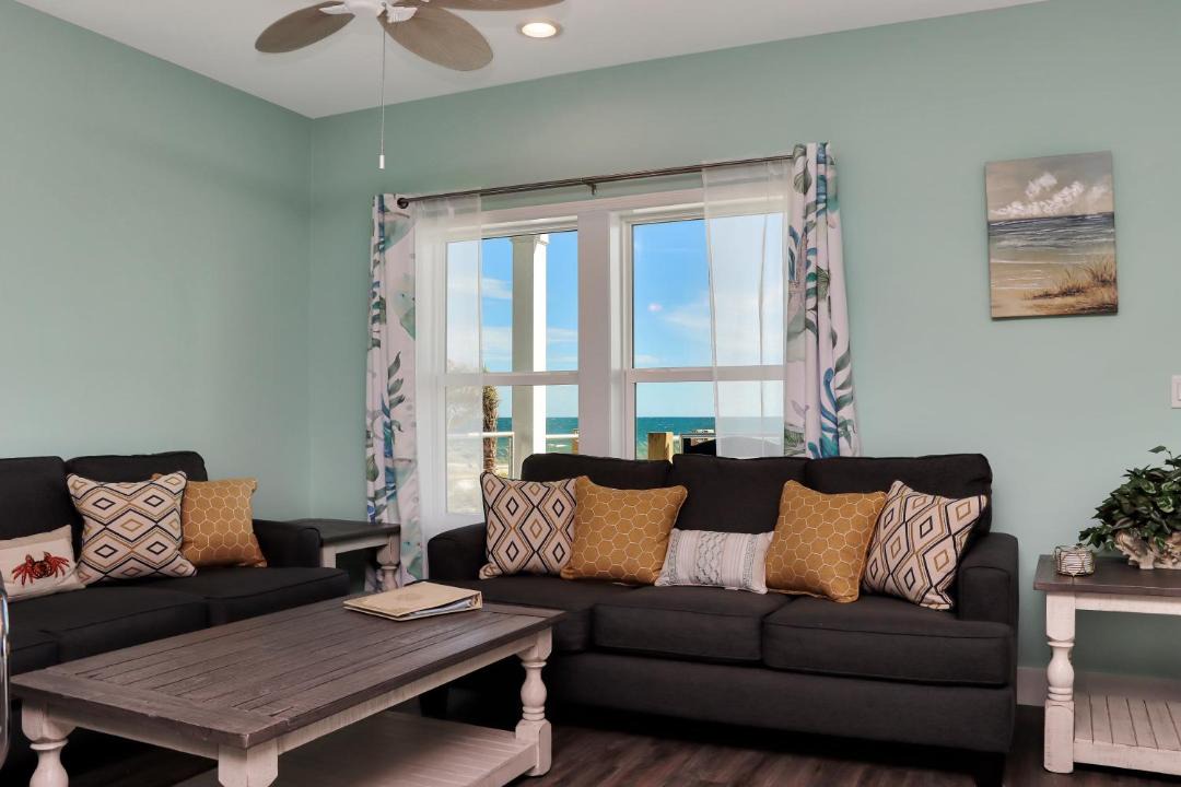 Photo of Livingroom in Mexico Beach