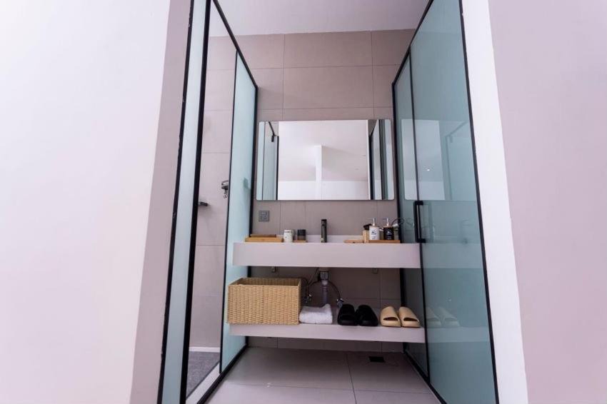 Photo of Bathroom in Shangri-La