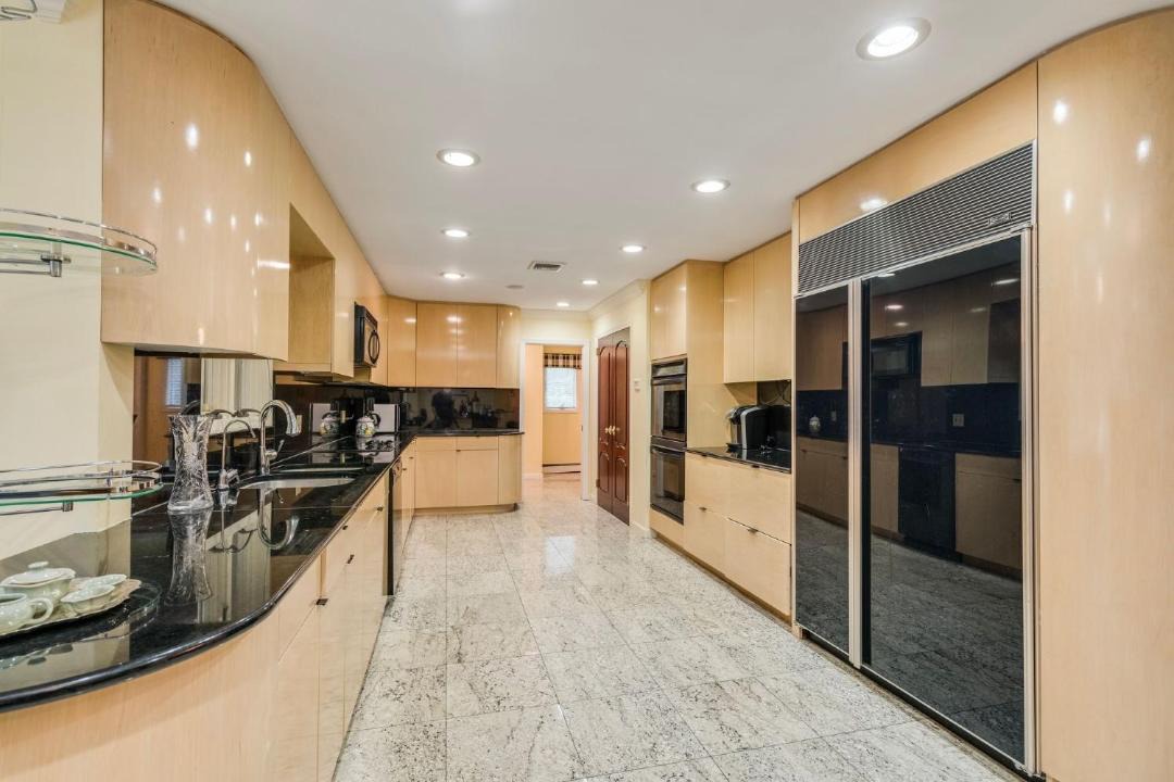 Photo of Kitchen in Old Westbury