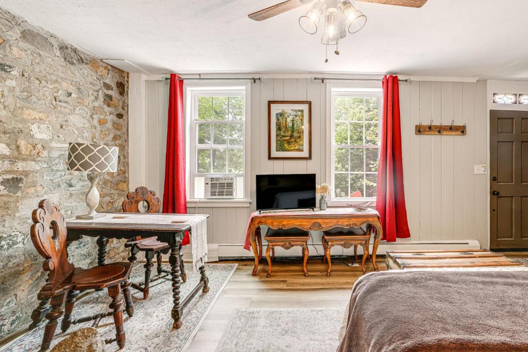 Photo of Livingroom in Lambertville