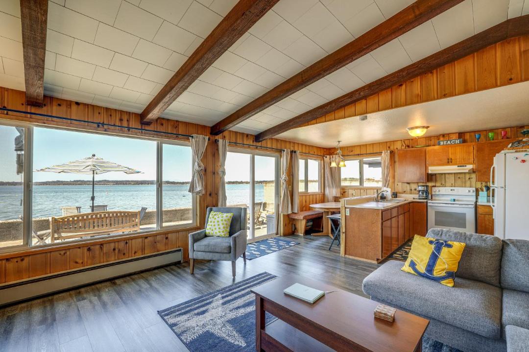 Photo of Livingroom in Birch Bay