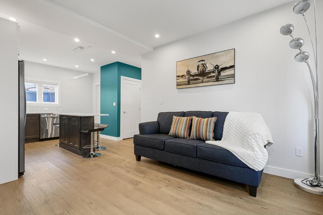 Photo of Livingroom in East Somerville