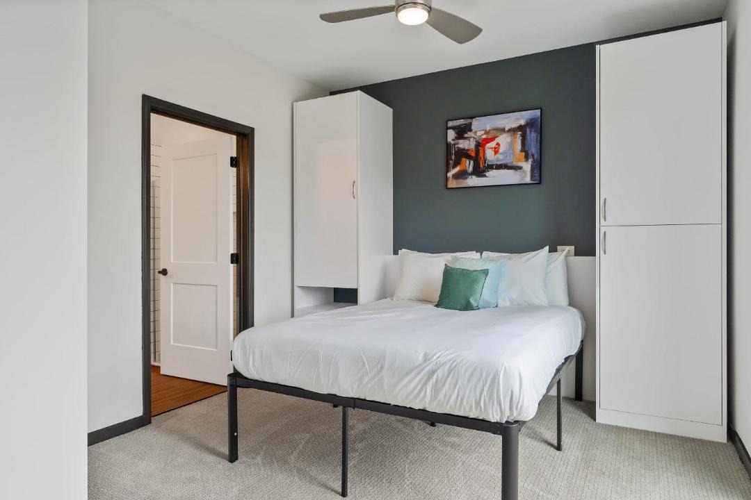 Photo of Bedroom in Lockerbie Square