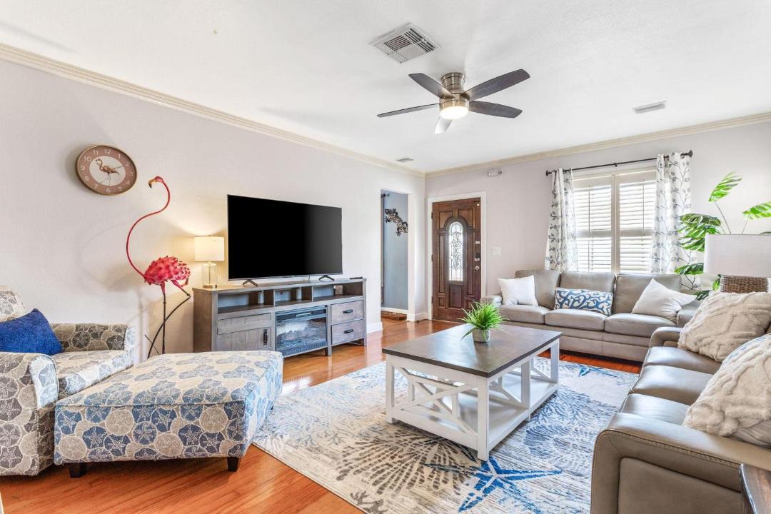 Photo of Livingroom in Bay Esplanade