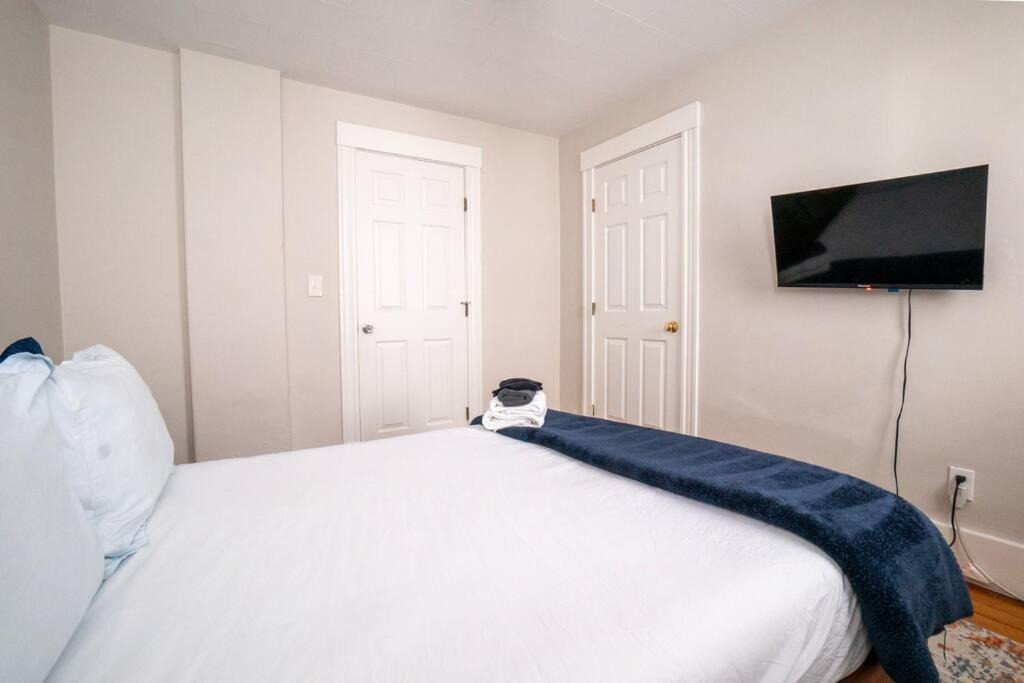 Photo of Bedroom in Salem