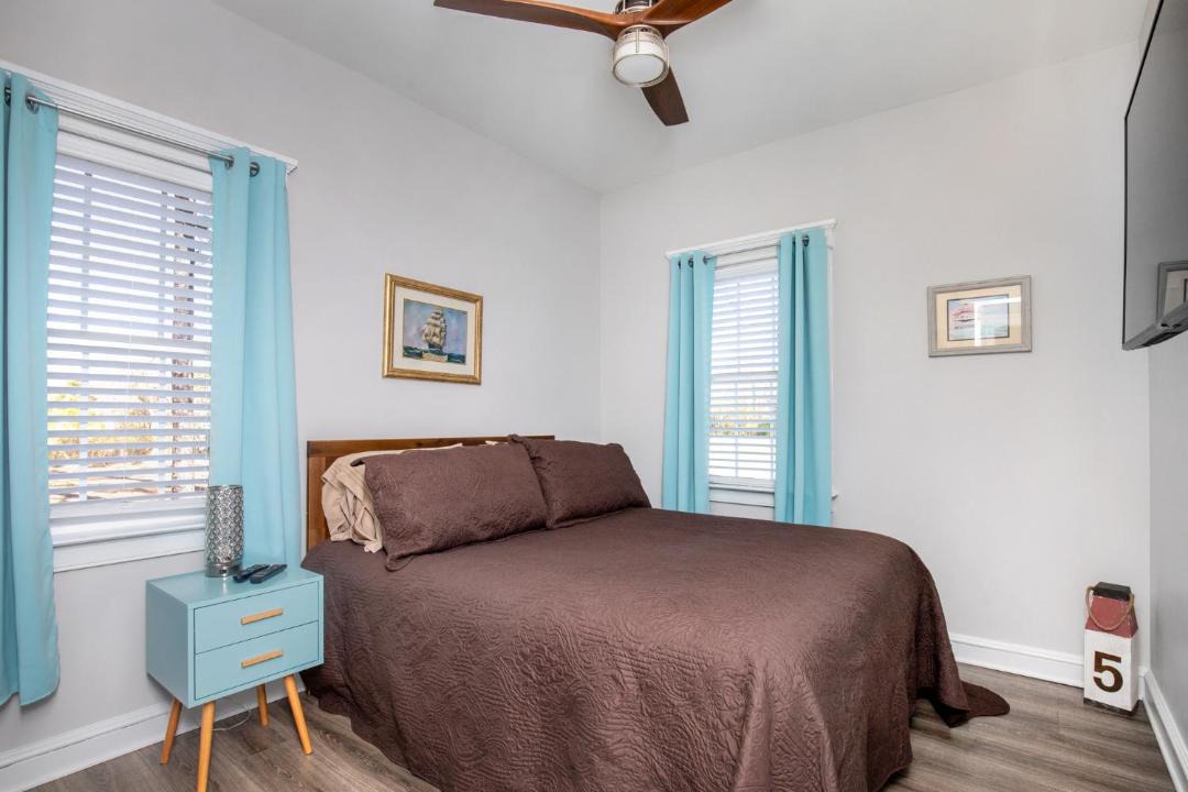 Photo of Bedroom in Deltaville