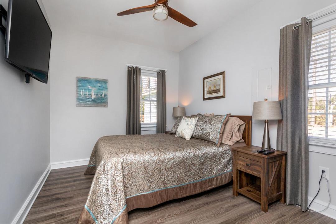 Photo of Bedroom in Deltaville