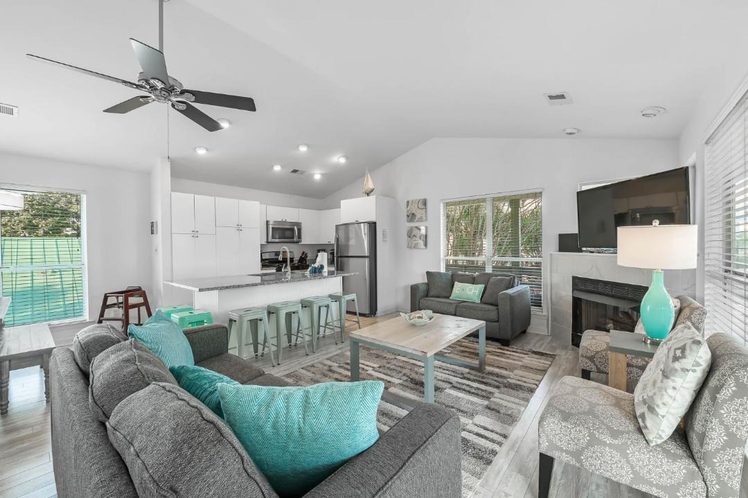 Photo of Livingroom in Crystal Shores