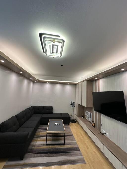 Photo of Livingroom in Highway Hills