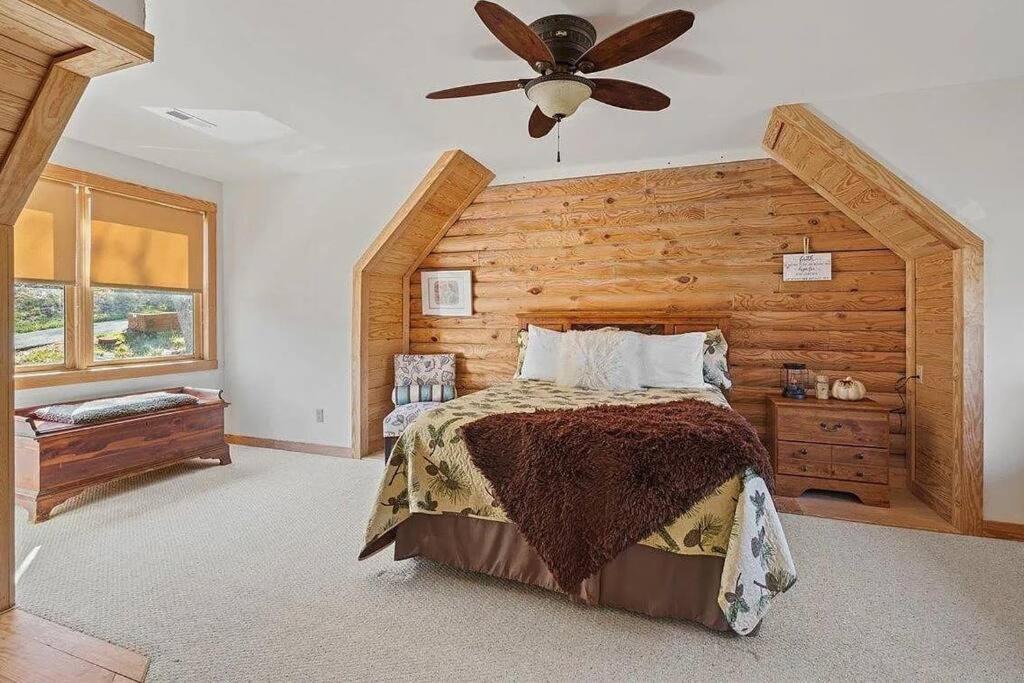 Photo of Bedroom in McGaheysville