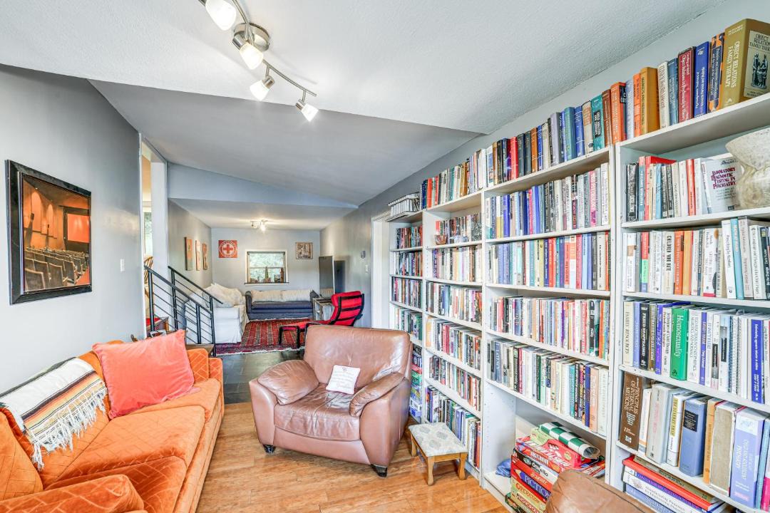 Photo of Livingroom in Hamilton