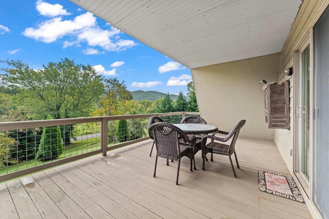 Photo of Patio Balcony in Etlan