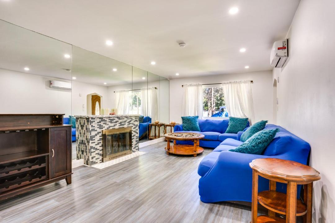Photo of Livingroom in Englewood