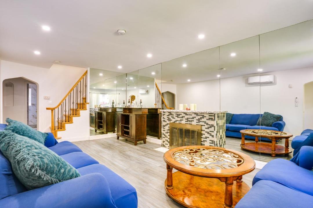 Photo of Livingroom in Englewood