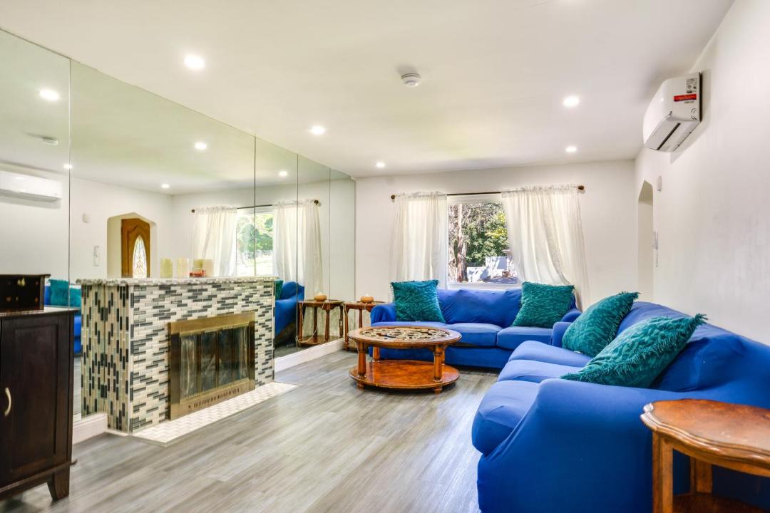 Photo of Livingroom in Englewood