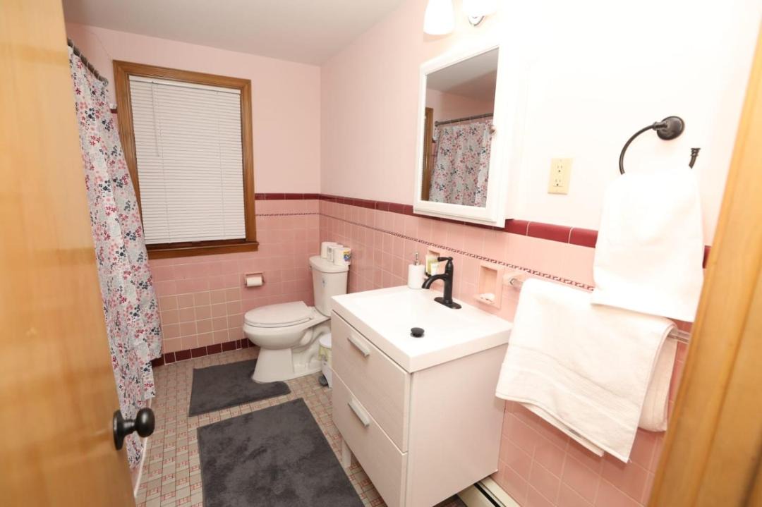 Photo of Bathroom in Niagara Falls