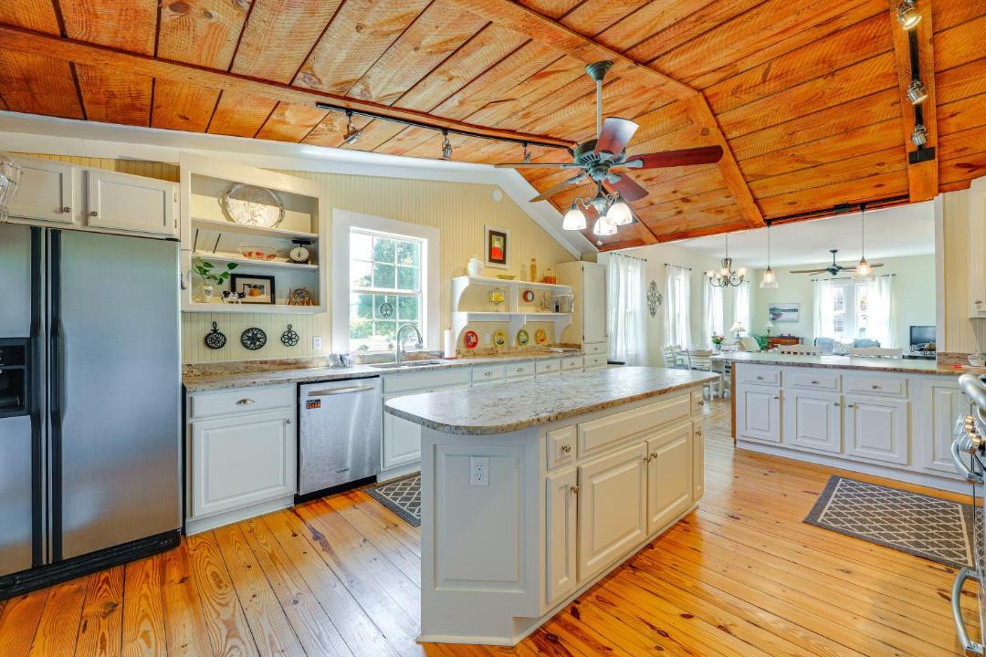 Photo of Kitchen in Willis Wharf