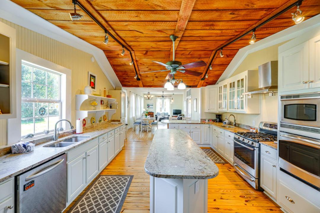 Photo of Kitchen in Willis Wharf