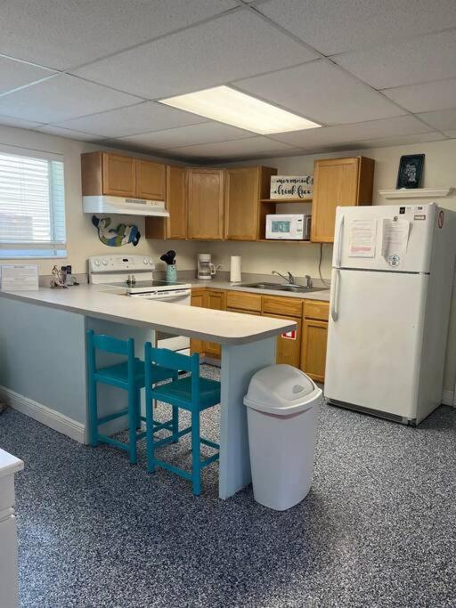 Photo of Kitchen in Weeki Wachee Gardens