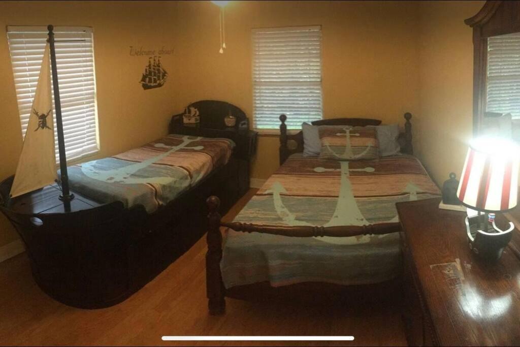 Photo of Bedroom in Weeki Wachee Gardens