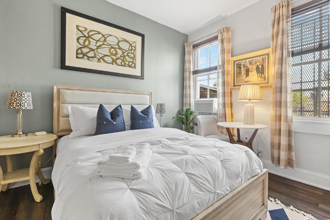 Photo of Bedroom in Dupont Circle