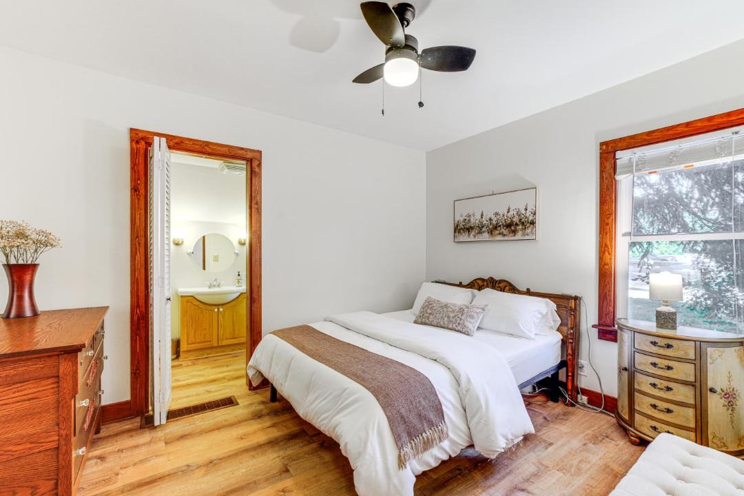 Photo of Bedroom in Crown Point