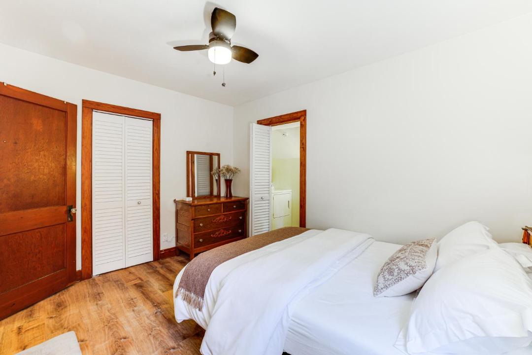 Photo of Bedroom in Crown Point