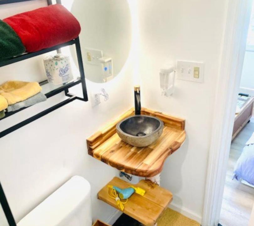 Photo of Bathroom in Highmount