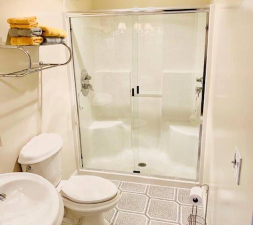 Photo of Bathroom in Highmount