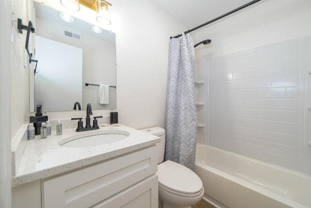 Photo of Bathroom in East Ocean View