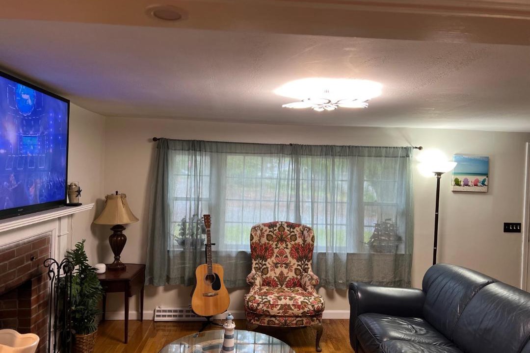 Photo of Livingroom in West Yarmouth