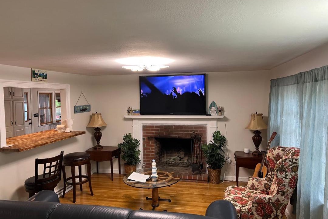 Photo of Livingroom in West Yarmouth
