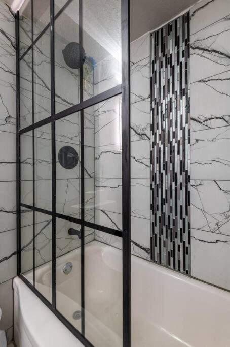 Photo of Bathroom in College Manor