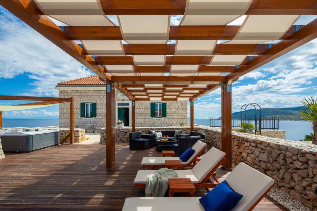 Photo of Patio Balcony in Cove Rogacic