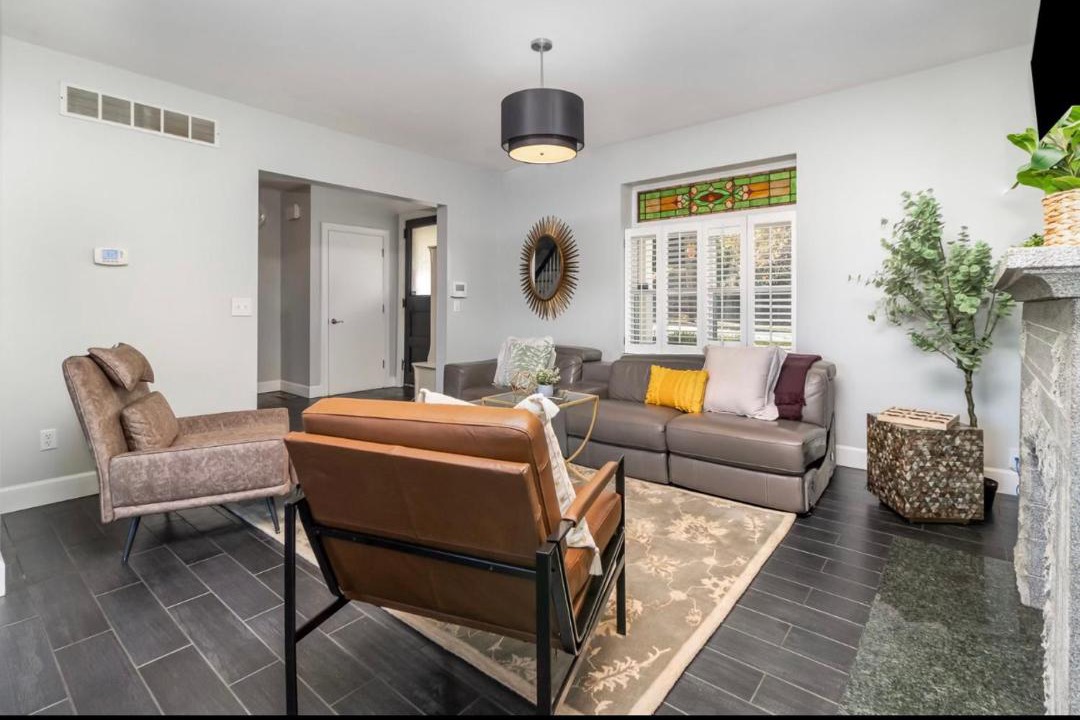 Photo of Livingroom in East Price Hill