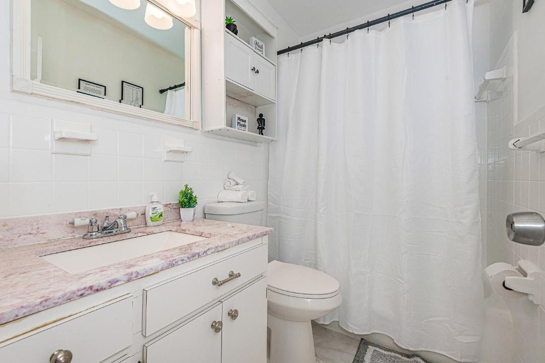 Photo of Bathroom in Hallandale Beach
