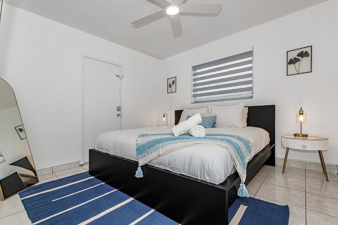 Photo of Bedroom in Hallandale Beach