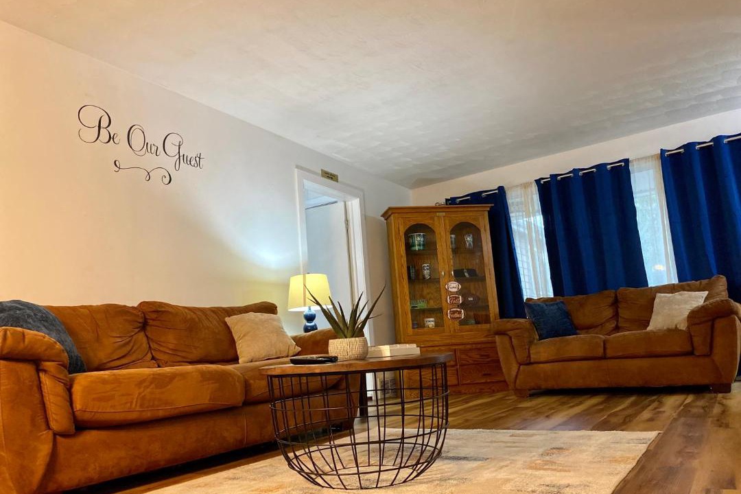 Photo of Livingroom in Wooded Estates
