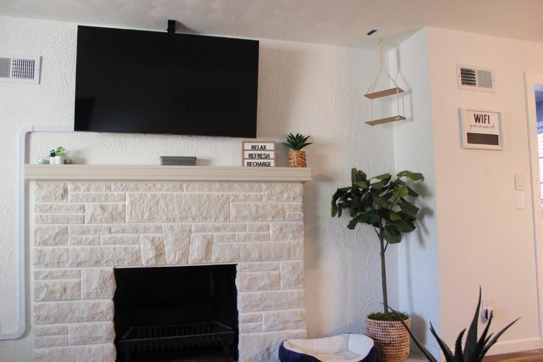 Photo of Livingroom in Wooded Estates