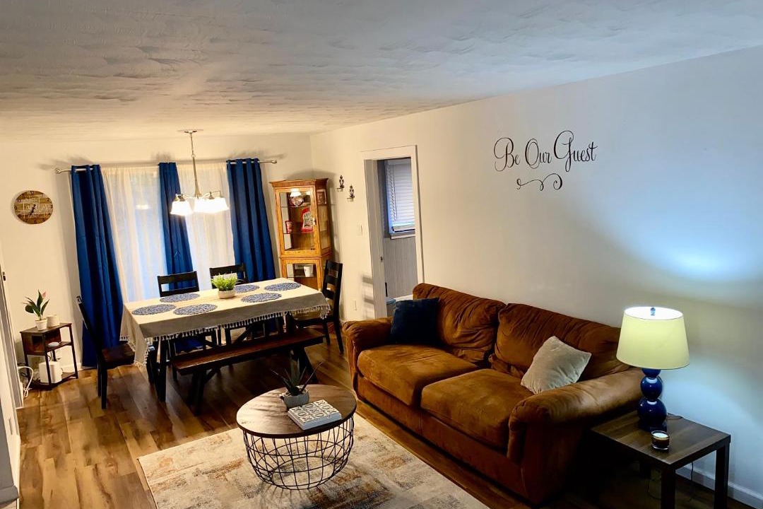 Photo of Livingroom in Wooded Estates