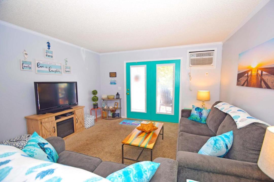 Photo of Livingroom in Caine Woods