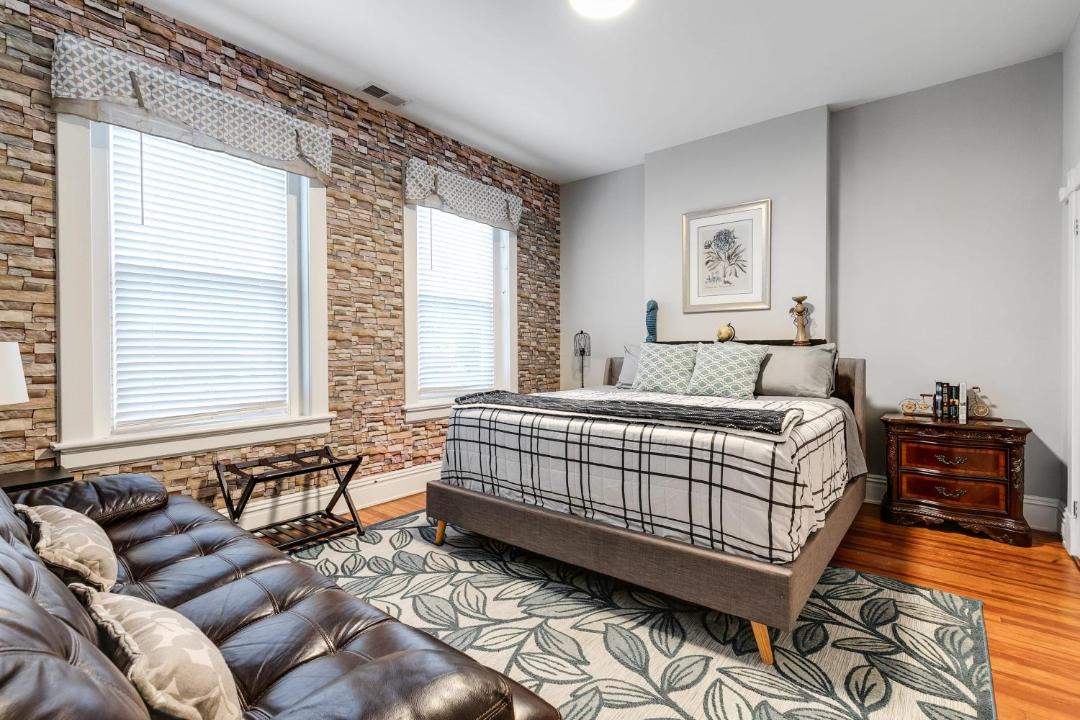 Photo of Bedroom in Museum District
