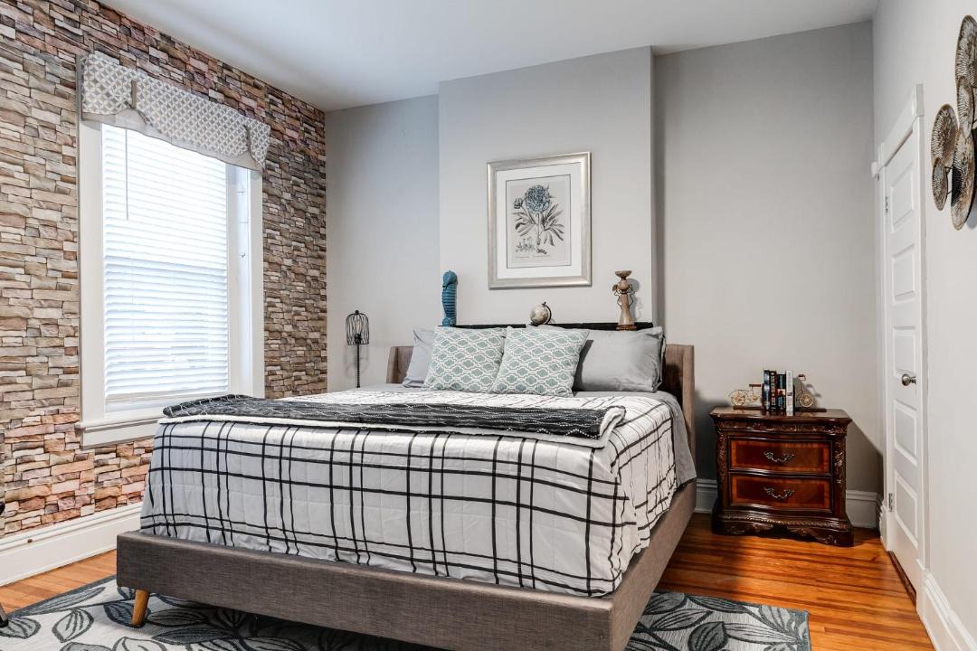Photo of Bedroom in Museum District