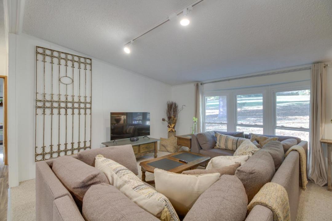 Photo of Livingroom in Nellysford