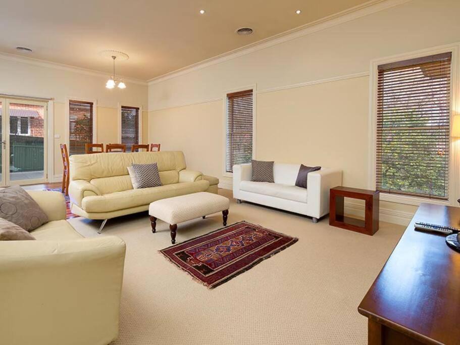 Photo of Livingroom in East Albury