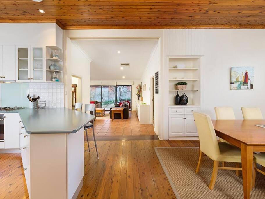 Photo of Livingroom in Albury