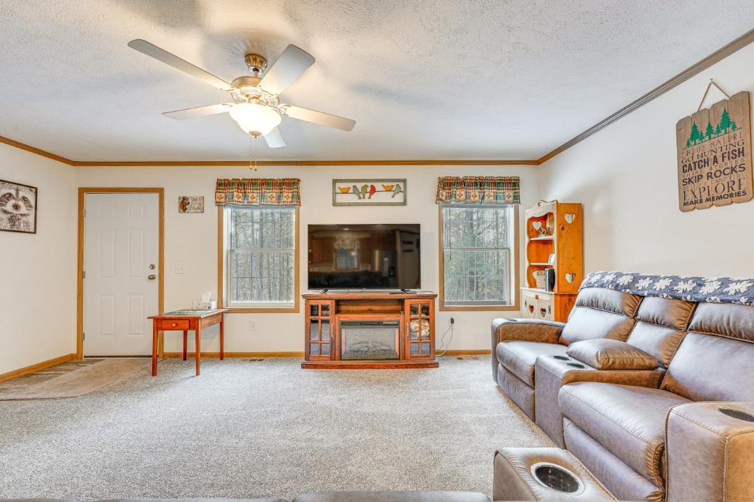 Photo of Livingroom in Brant Lake